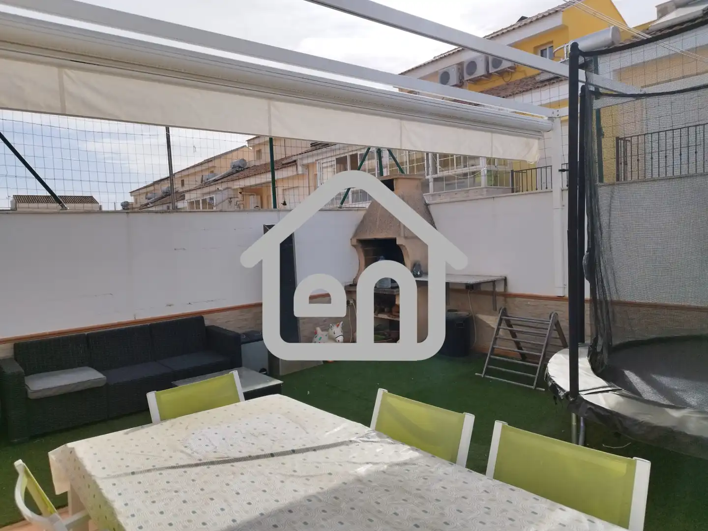 Terrasse von Einfamilien-Reihenhaus zum Verkauf in Requena mit Heizung, Terrasse und Abstellraum