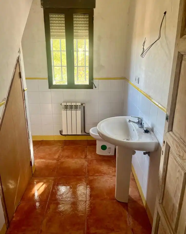 Baño de Finca rústica en venta en Campo de Criptana con Jardín privado, Terraza y Piscina