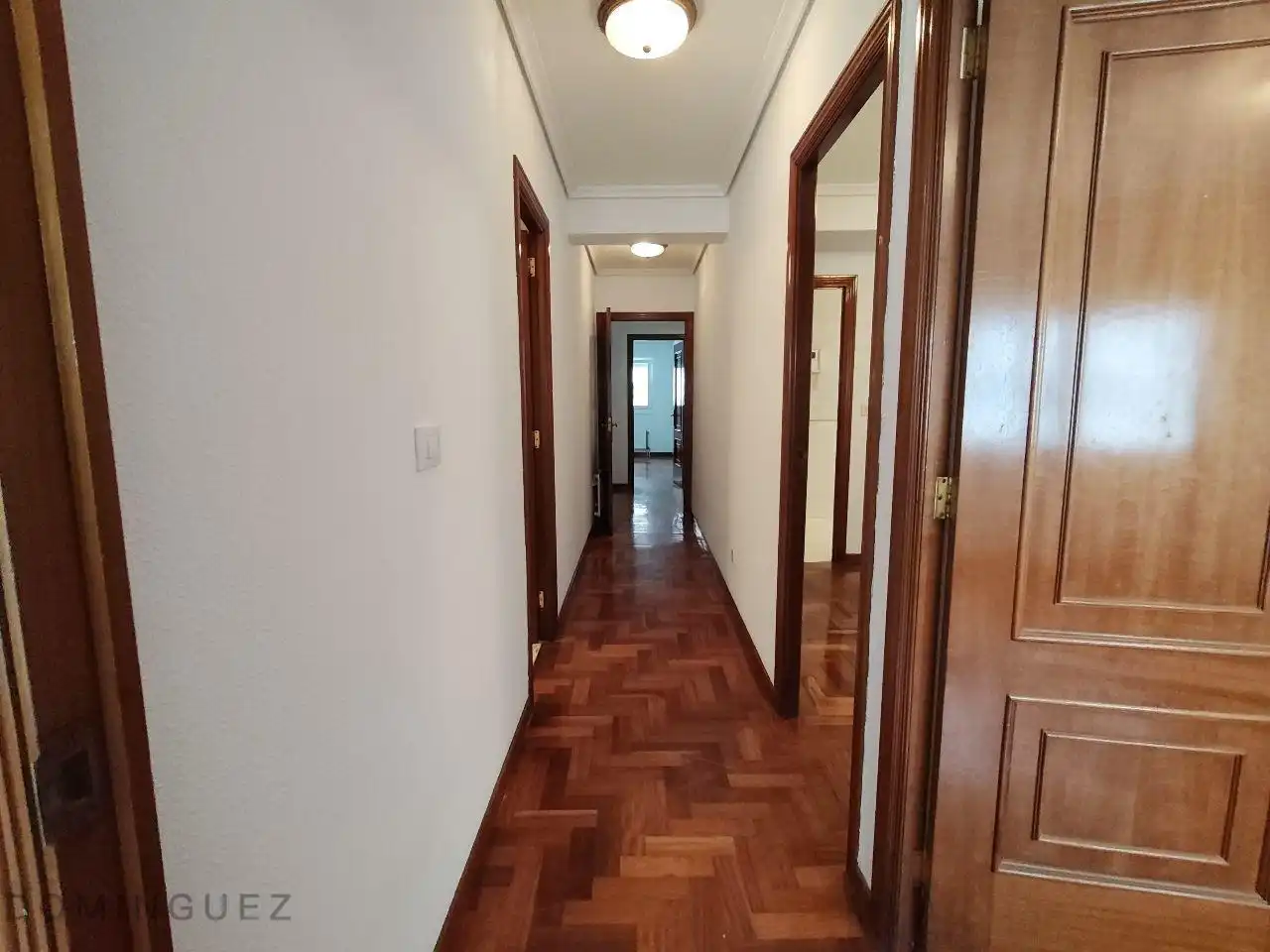 Piso de alquiler en Vigo  con Calefacción, Terraza y Trastero