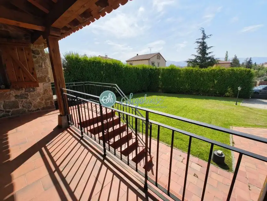 Terraza de Casa o chalet en venta en Palazuelos de Eresma con Calefacción, Terraza y Amueblado