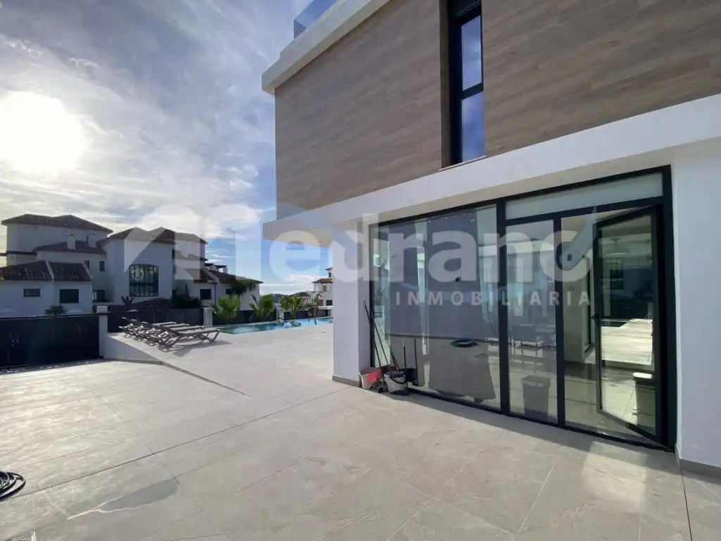 Casa amb piscina en venda a Calle Londres, imagen 9