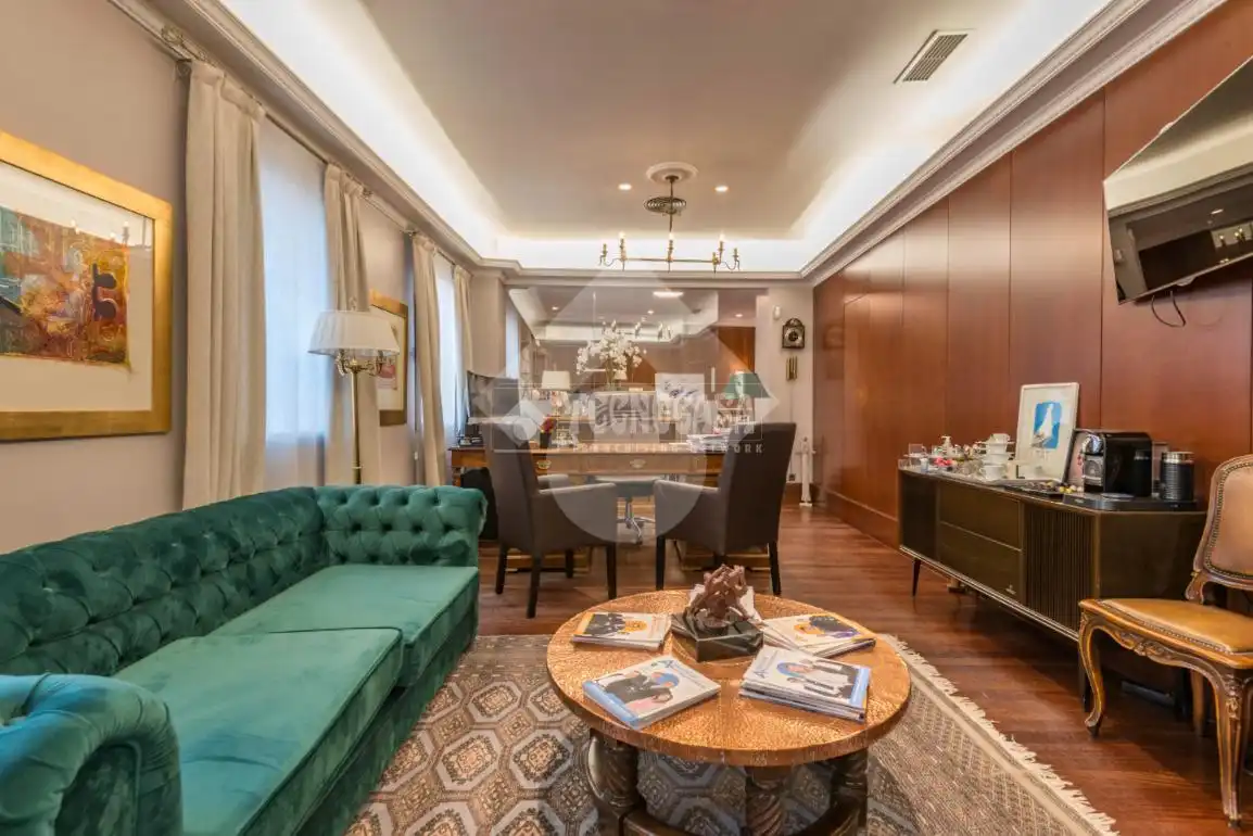 Wohnzimmer von Gebäude zum Verkauf in Madrid