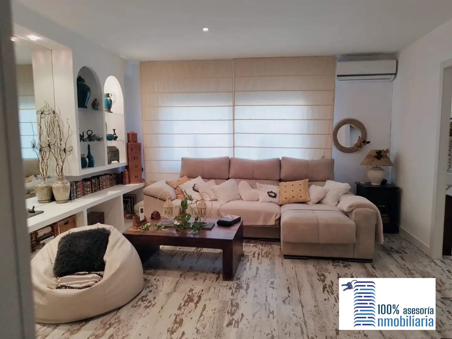 Sala de estar de Casa adosada en venta en Perales de Tajuña con Aire acondicionado, Calefacción y Jardín privado