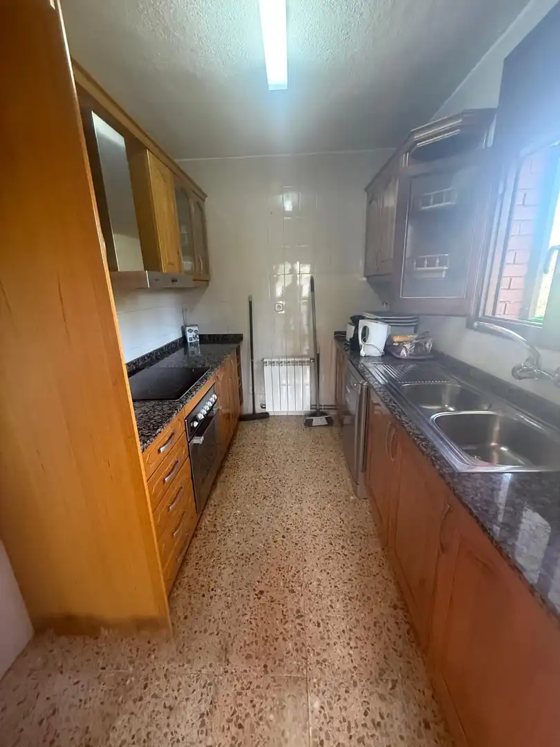 Cuina de Casa o xalet en venda en Vallgorguina amb Calefacció, Terrassa i Piscina