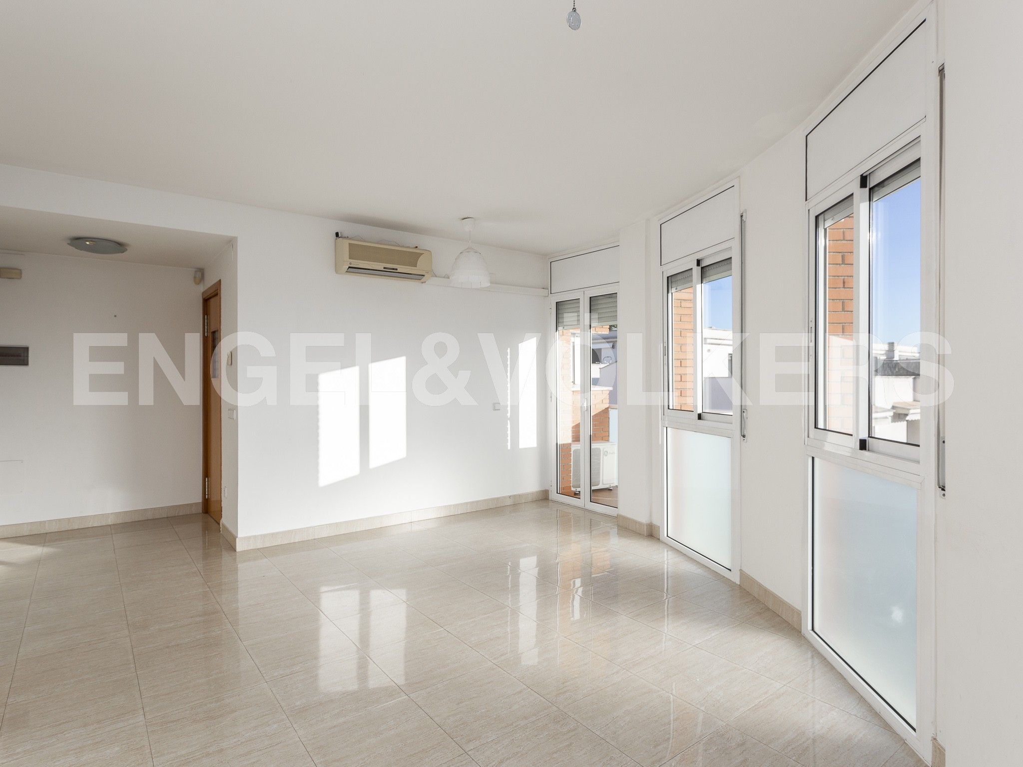 Living room of Attic for sale in Cubelles  with Air Conditioner, Heating and Private garden