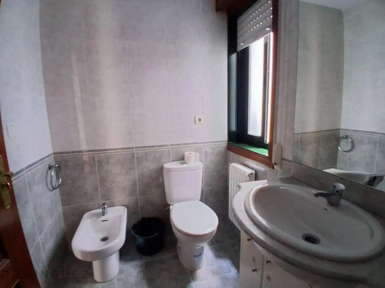 Baño de Piso de alquiler en Vigo  con Calefacción y Trastero