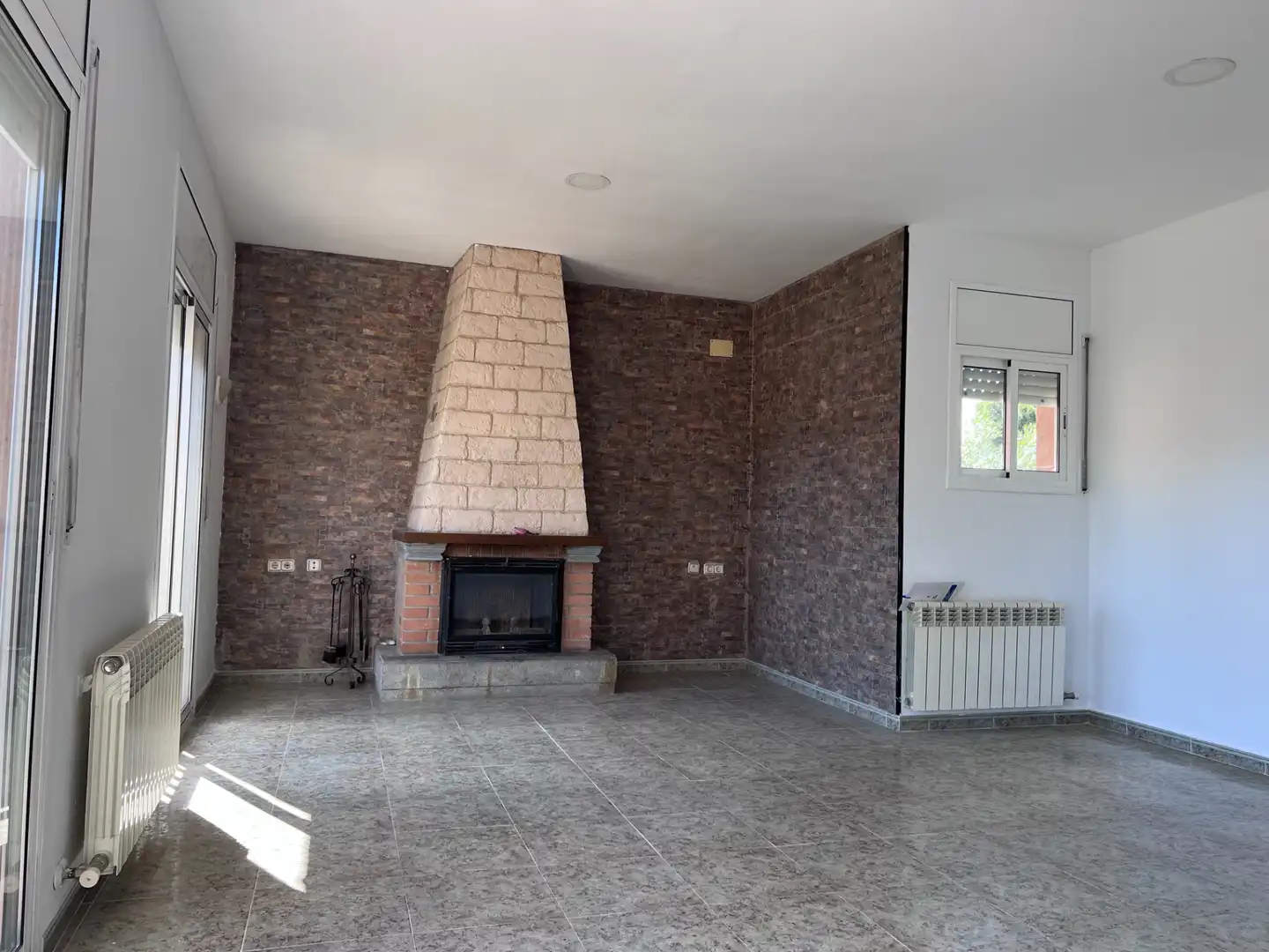 Sala de estar de Casa o chalet en venta en Dosrius con Aire acondicionado, Calefacción y Jardín privado