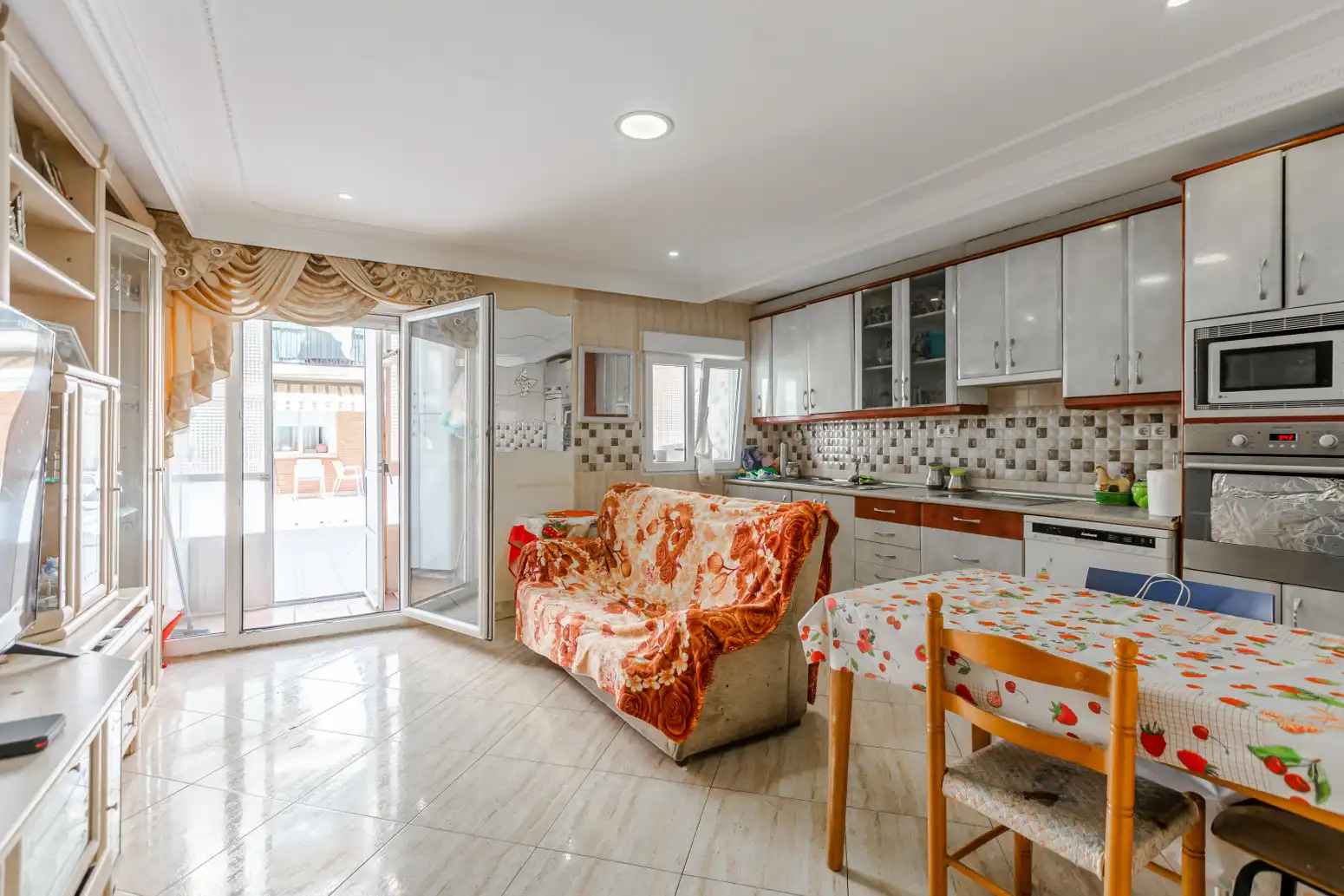 Cocina de Piso en venta en  Pamplona / Iruña con Calefacción y Terraza