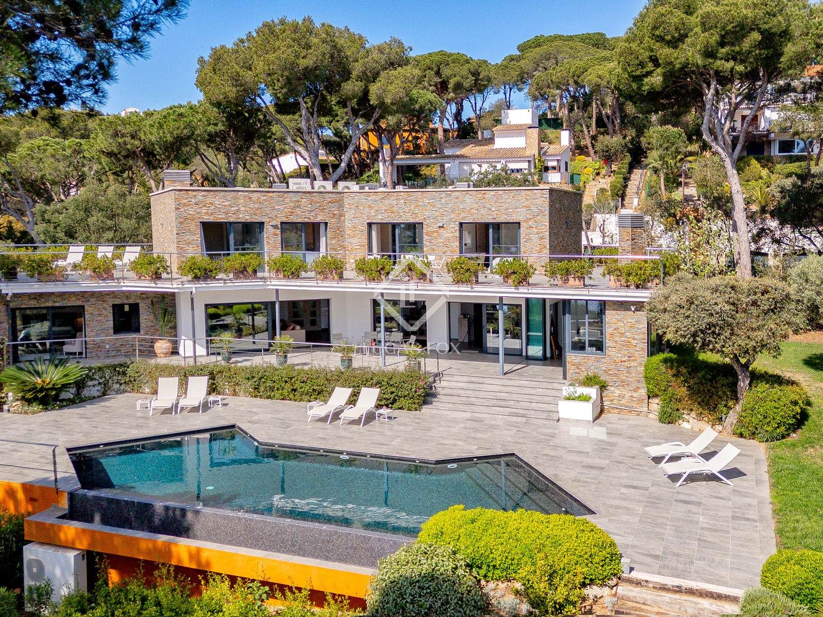 Exterior view of House or chalet for sale in Palafrugell  with Air Conditioner, Heating and Private garden