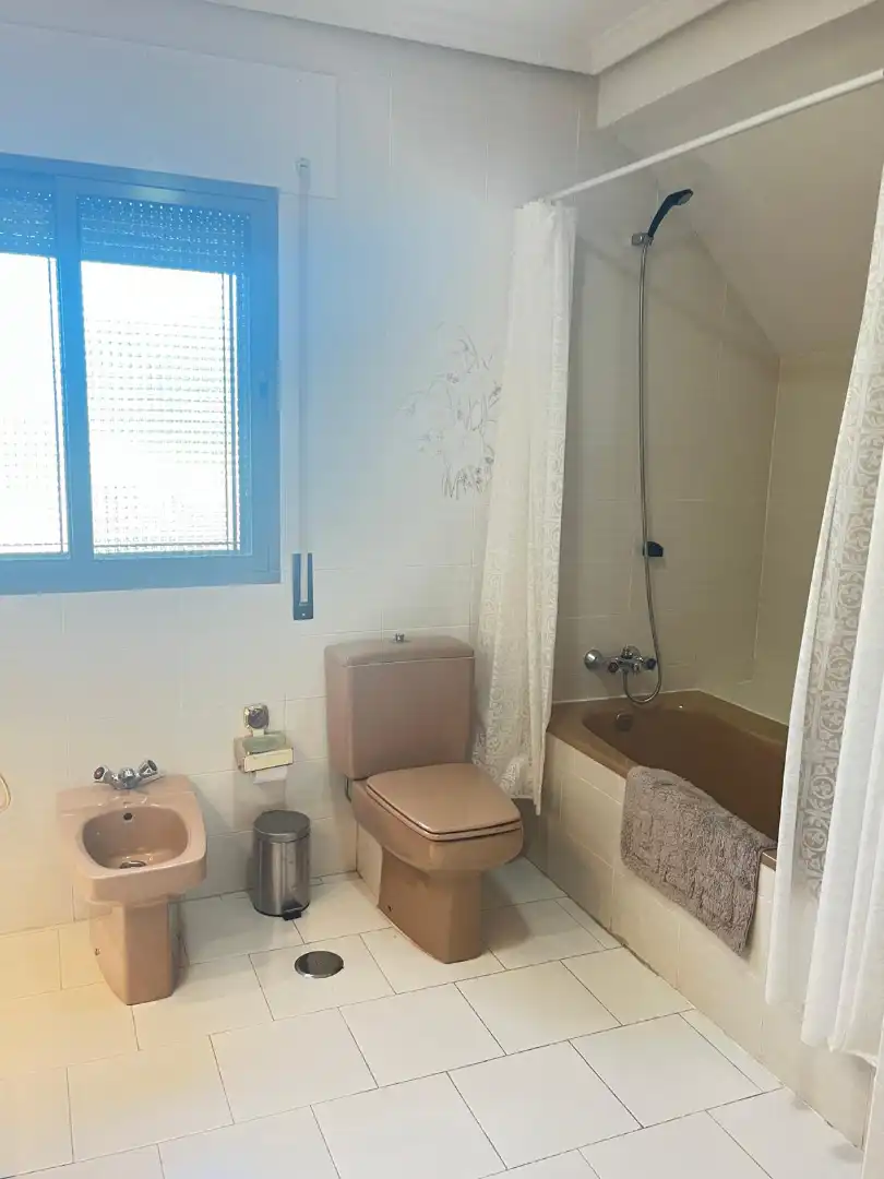 Baño de Casa o chalet de alquiler en Becerril de la Sierra con Aire acondicionado, Calefacción y Jardín privado