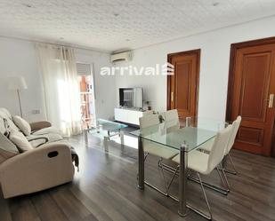 Living room of Flat to rent in  Valencia Capital  with Terrace, Furnished and Oven