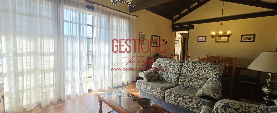 Sala de estar de Casa o chalet en venta en Ribamontán al Mar con Calefacción, Jardín privado y Piscina