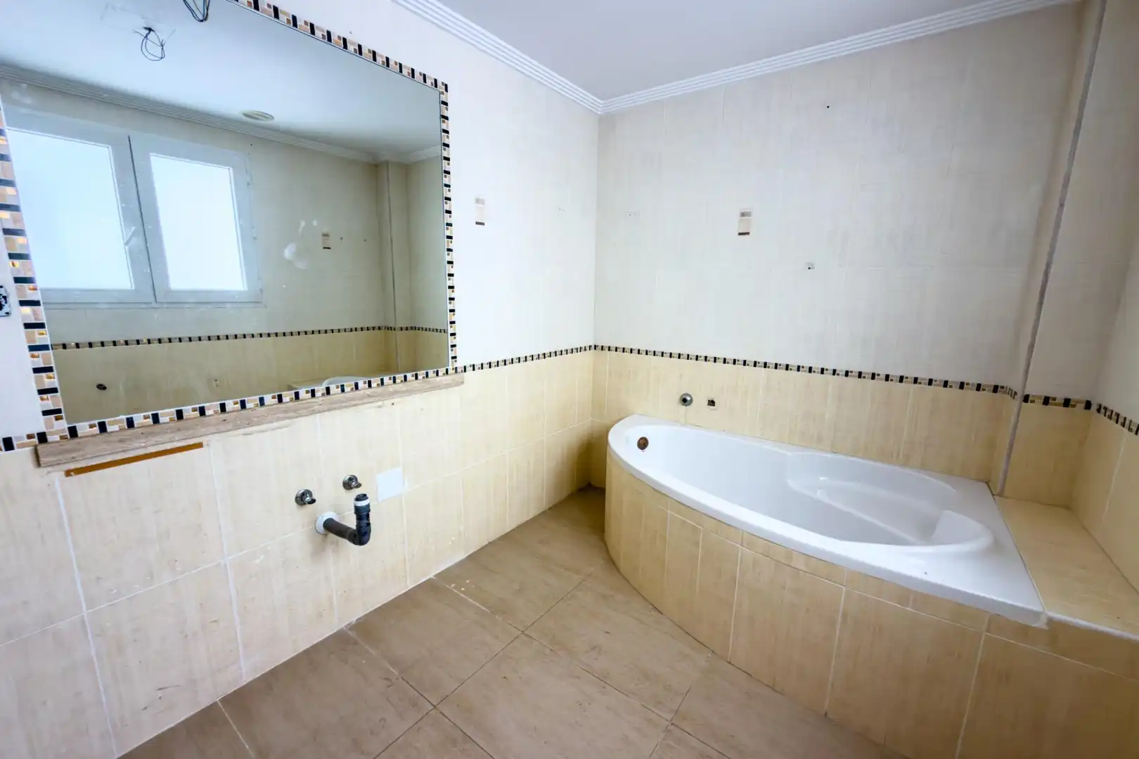 Bany de Pis en venda en Torrevieja amb Aire condicionat, Calefacció i Terrassa