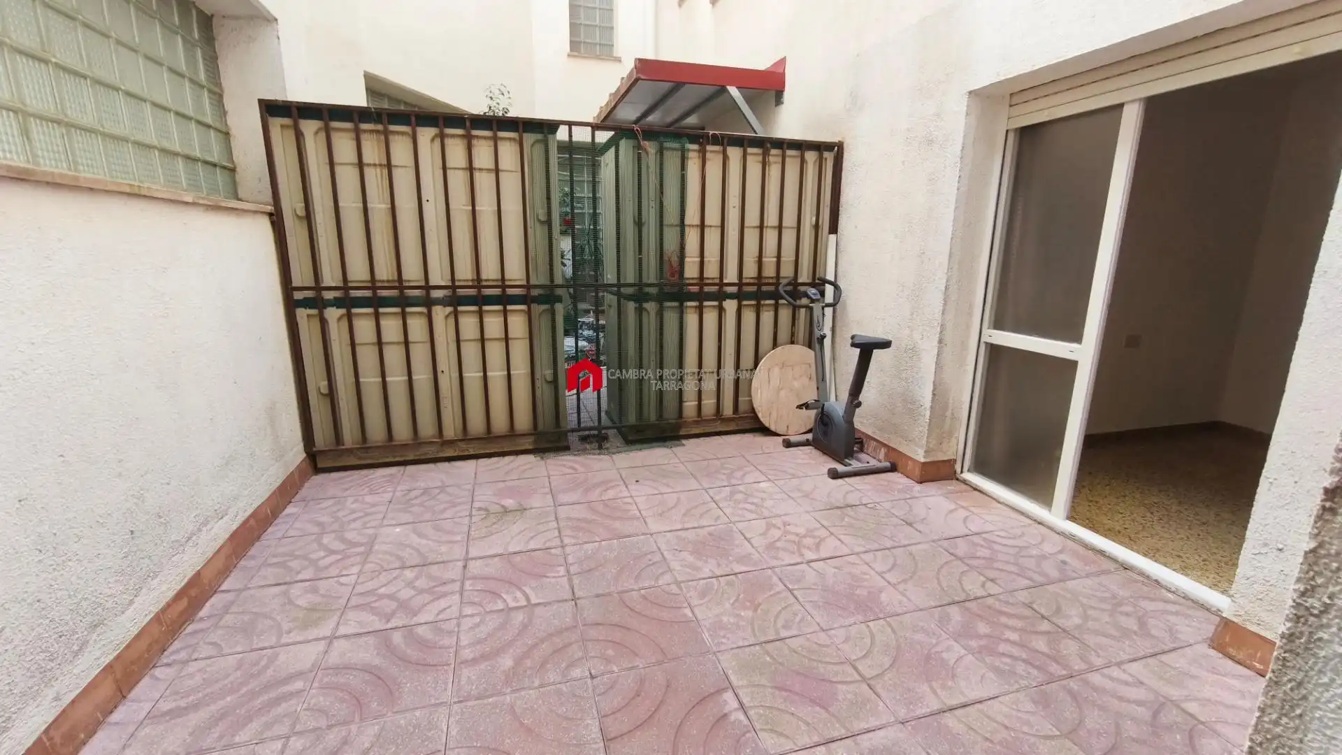 Wohnung zum Verkauf in Tortosa mit Privatgarten, Terrasse und Möbliert