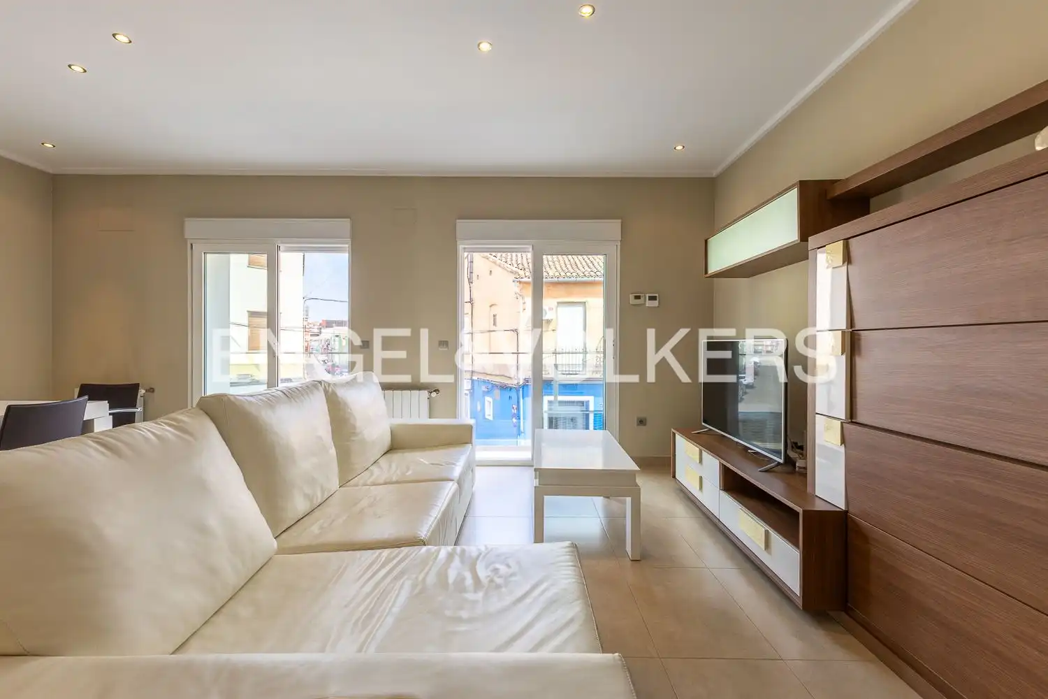 Sala de estar de Casa adosada en venta en Carcaixent con Aire acondicionado, Calefacción y Terraza