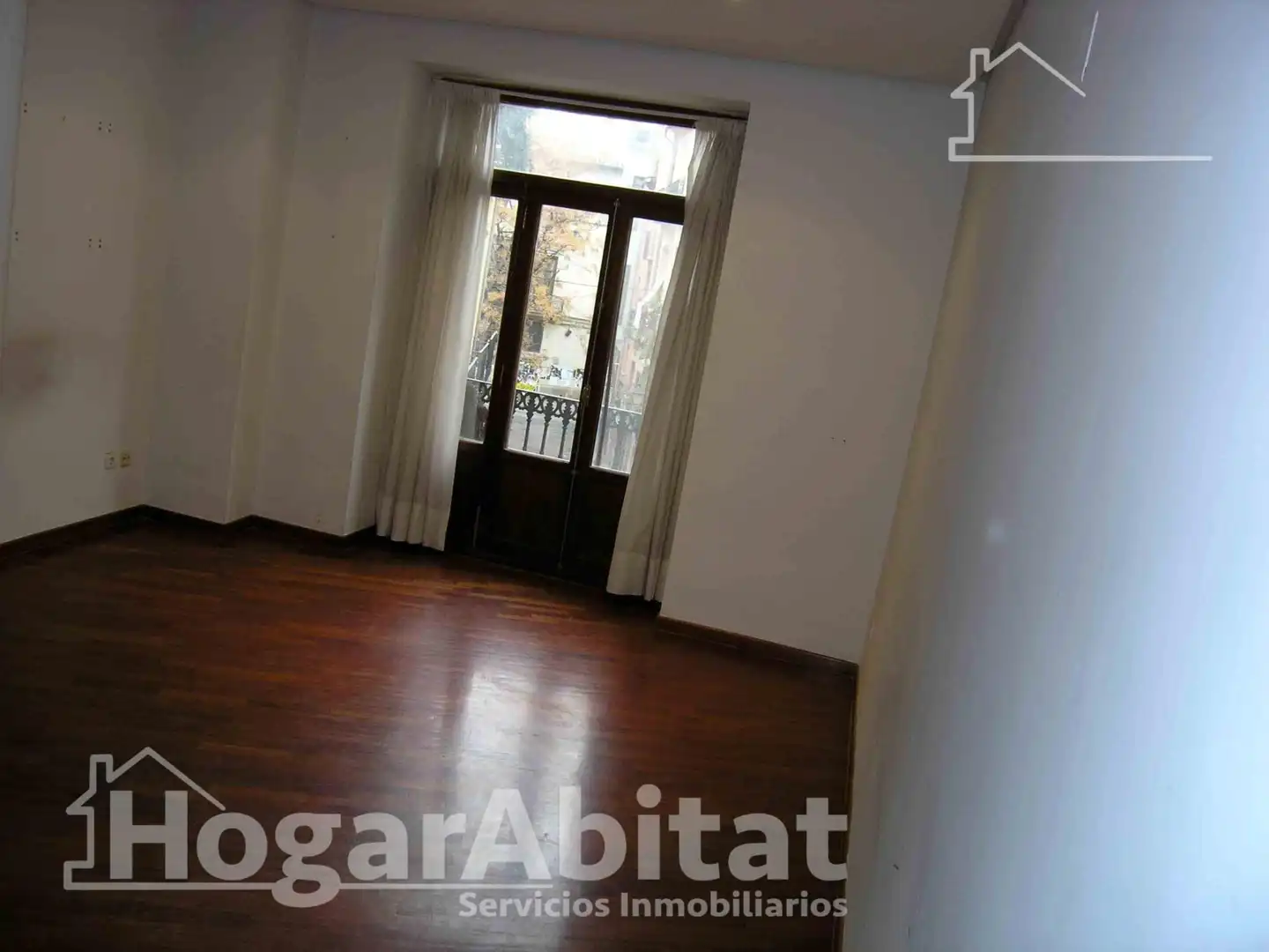 Habitación de Piso en venta en Valencia con Aire acondicionado