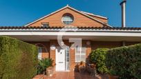 Vista exterior de Casa o xalet en venda en Sant Boi de Llobregat amb Terrassa i Balcó