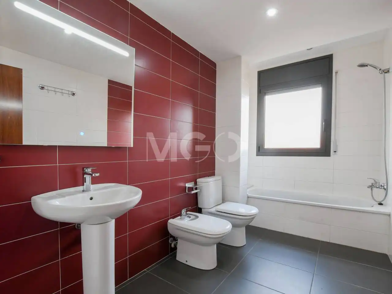 Badezimmer von Wohnung zum Verkauf in Manlleu mit Heizung, Parkett und Terrasse