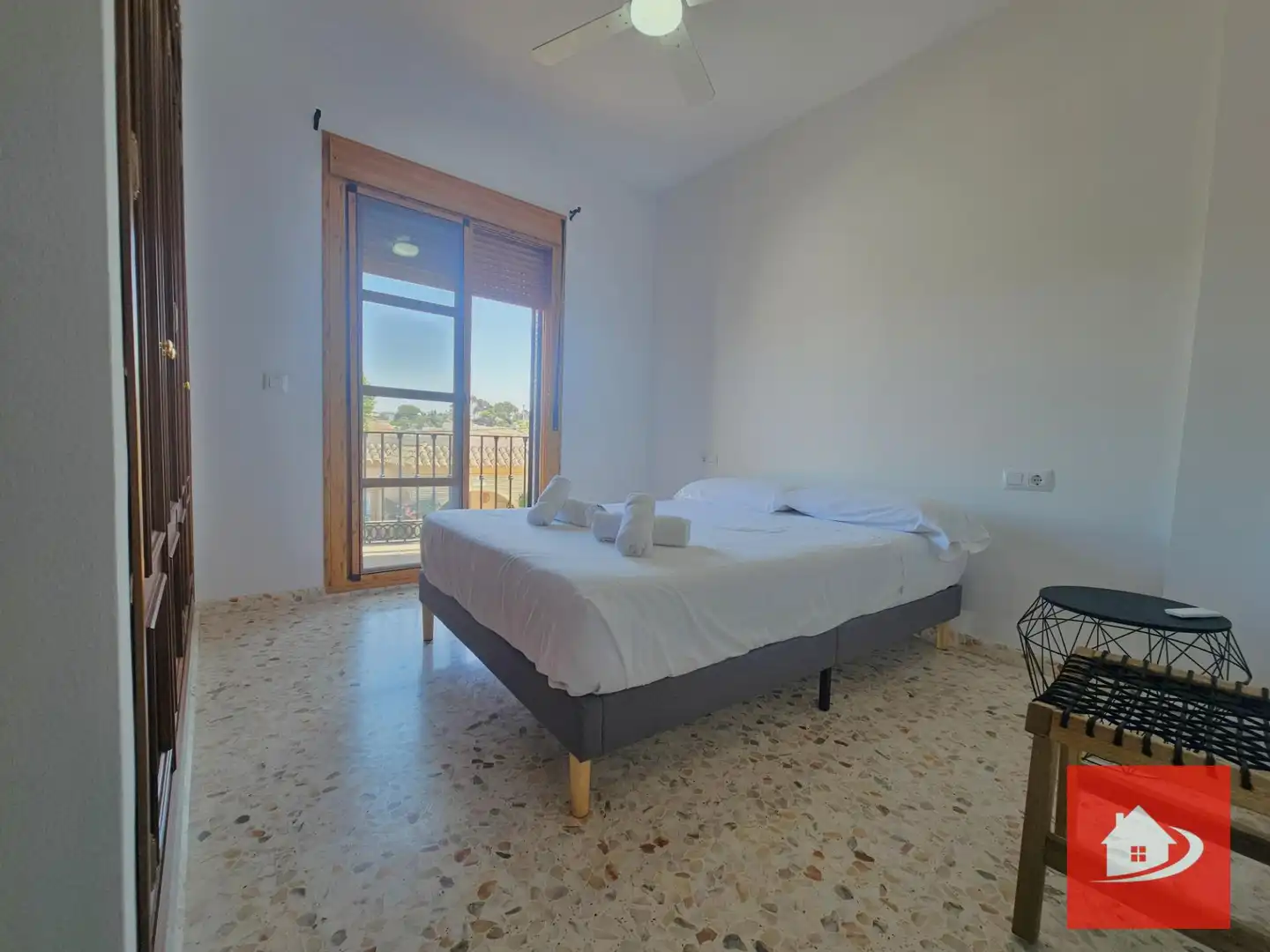 Dormitori de Casa adosada en venda en Sanlúcar de Barrameda amb Jardí privat