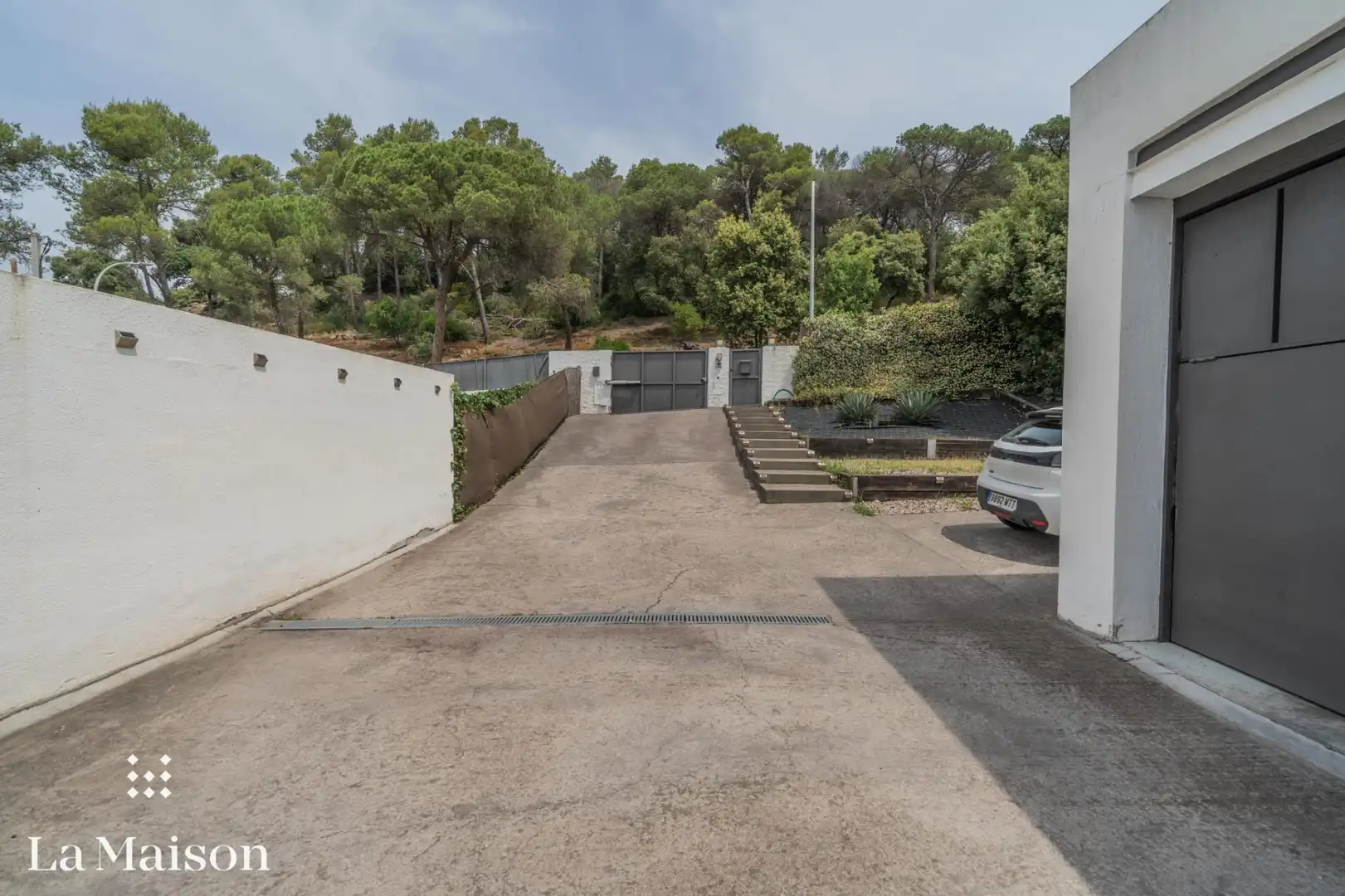 Aparcament de Casa o xalet en venda en Vilanova del Vallès amb Parquet, Terrassa i Piscina