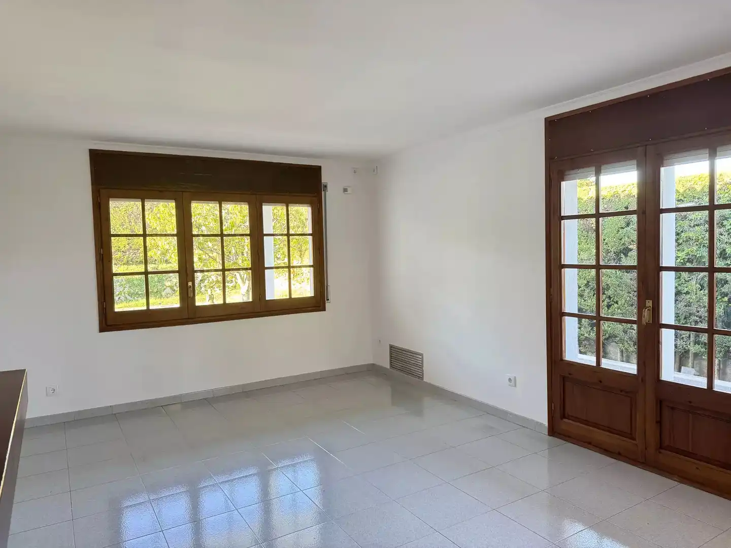 Living room of Houses for sale in Girona  with Air Conditioner, Heating and Terrace