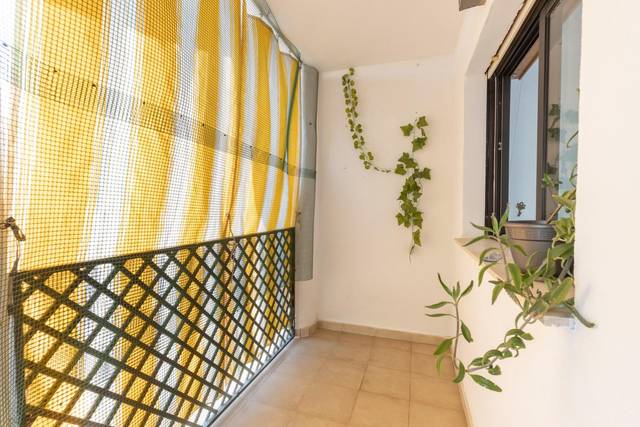 Piso en Venta en Avenida ANDALUCIA, 1 en Almuñecar Centro