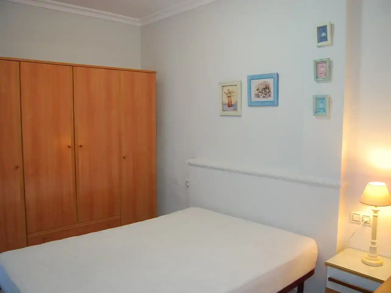 Dormitori de Apartament de lloguer en Algeciras amb Piscina