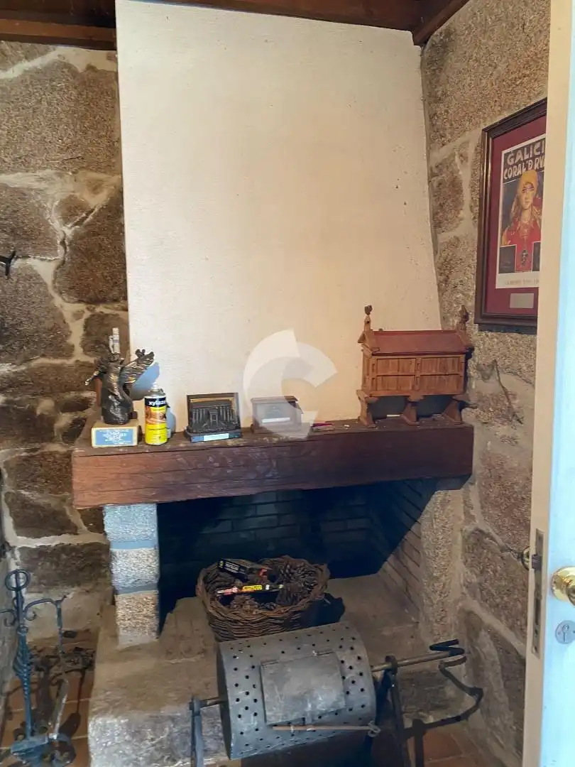 Sala d'estar de Casa o xalet en venda en San Cibrao das Viñas amb Calefacció, Jardí privat i Parquet
