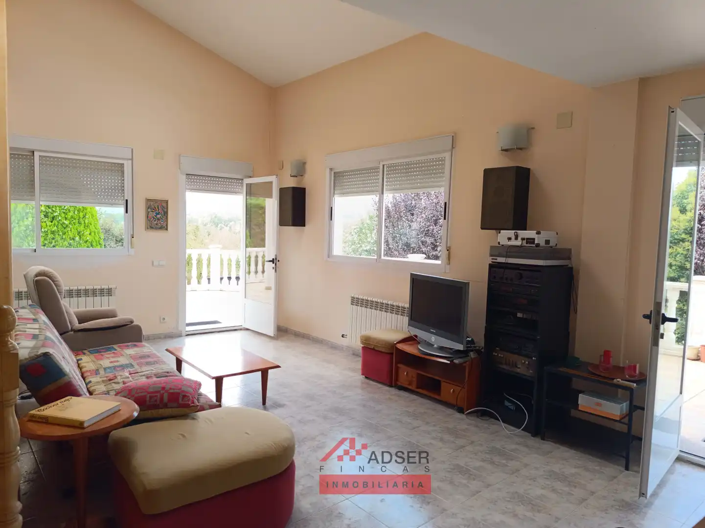 Sala de estar de Casa o chalet en venta en Albelda de Iregua con Jardín privado, Terraza y Trastero