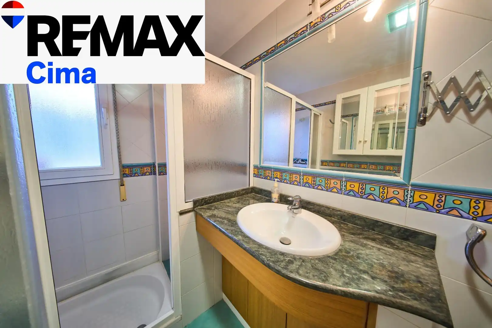 Baño de Piso en venta en Baza, Granada