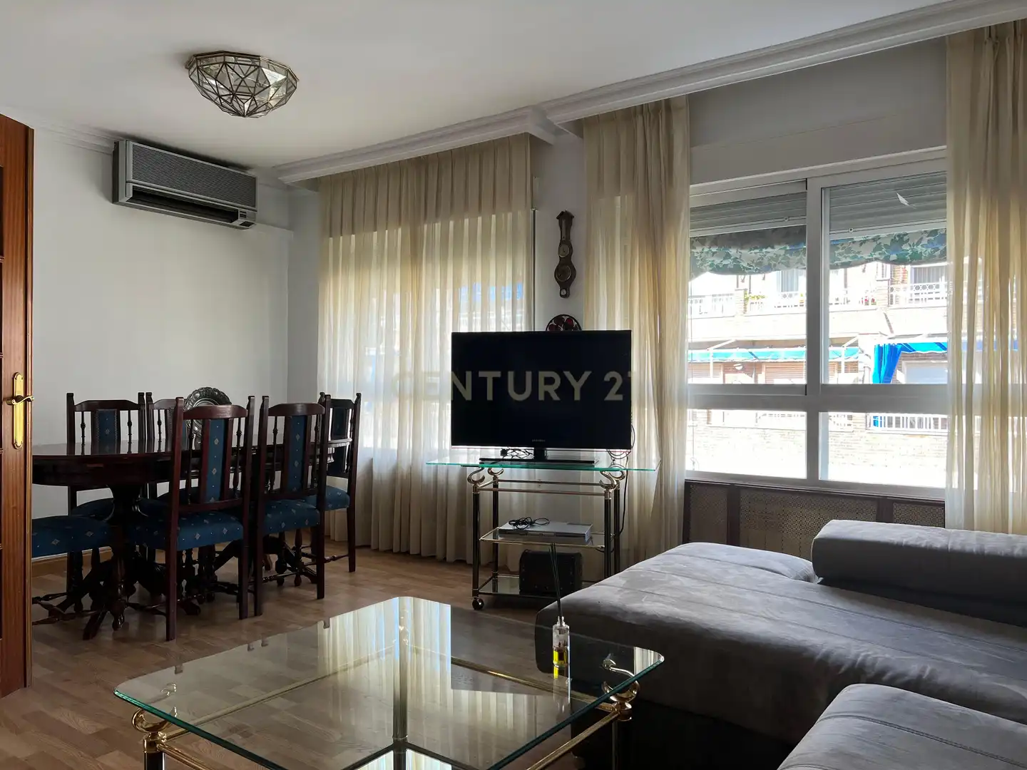 Sala d'estar de Apartament de lloguer en Granada amb Aire condicionat, Moblat i Forn