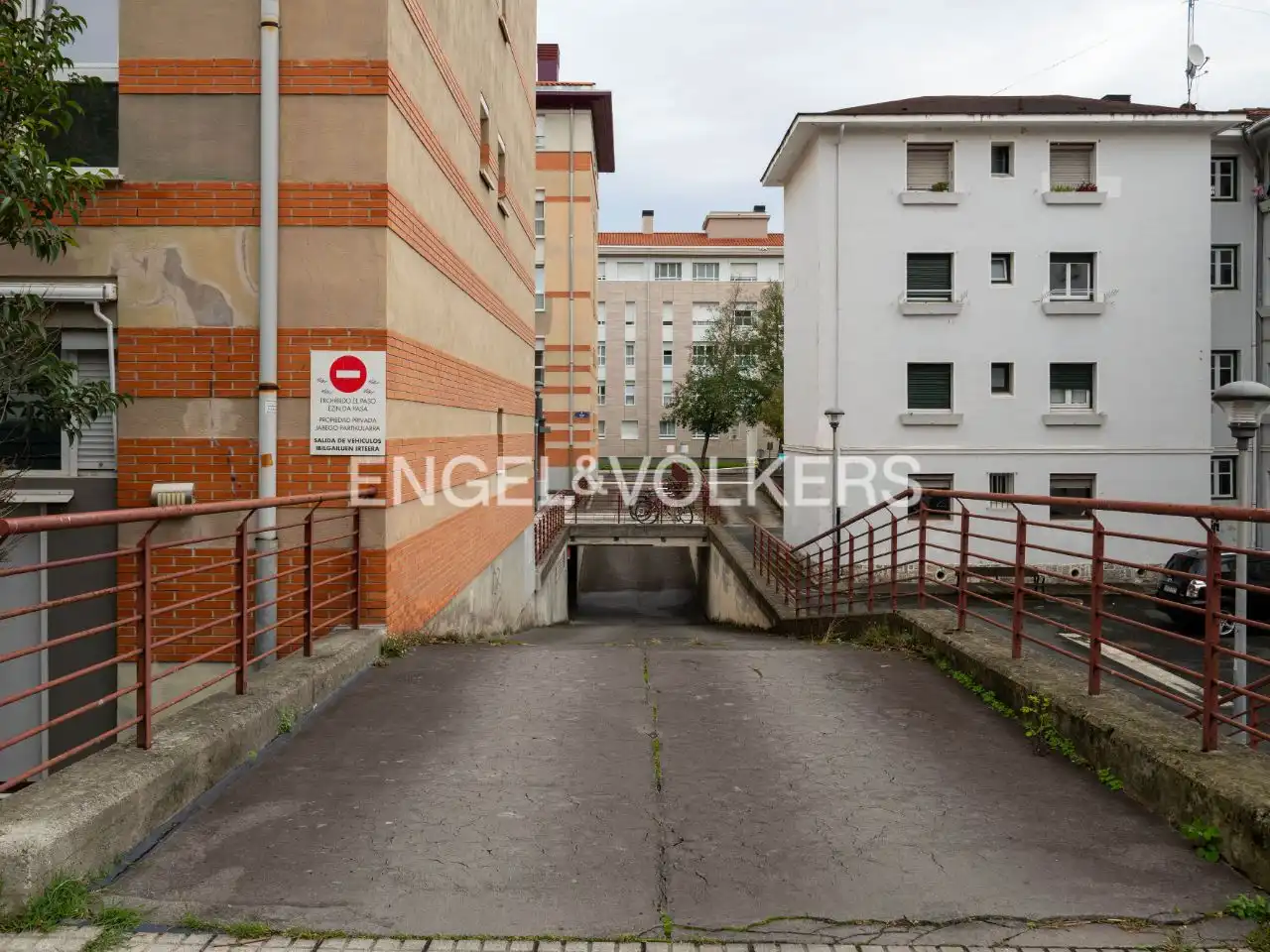 Außenansicht von Garage zum Verkauf in Donostia - San Sebastián 