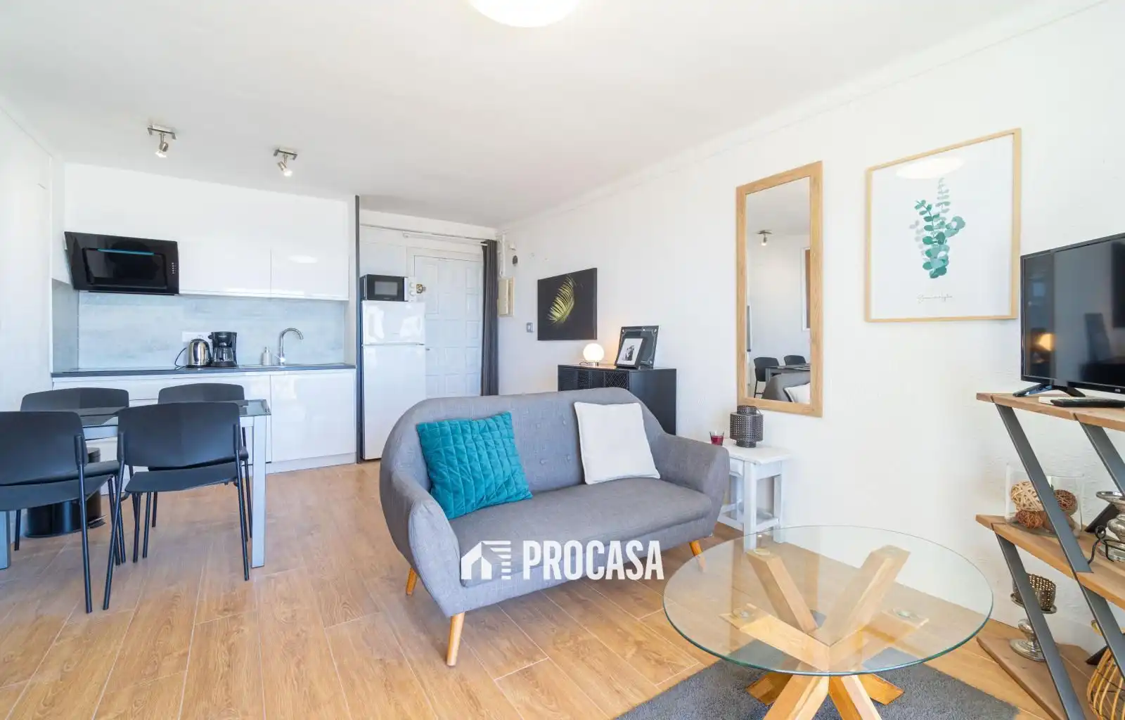 Wohnzimmer von Wohnung zum Verkauf in Empuriabrava mit Klimaanlage, Heizung und Terrasse