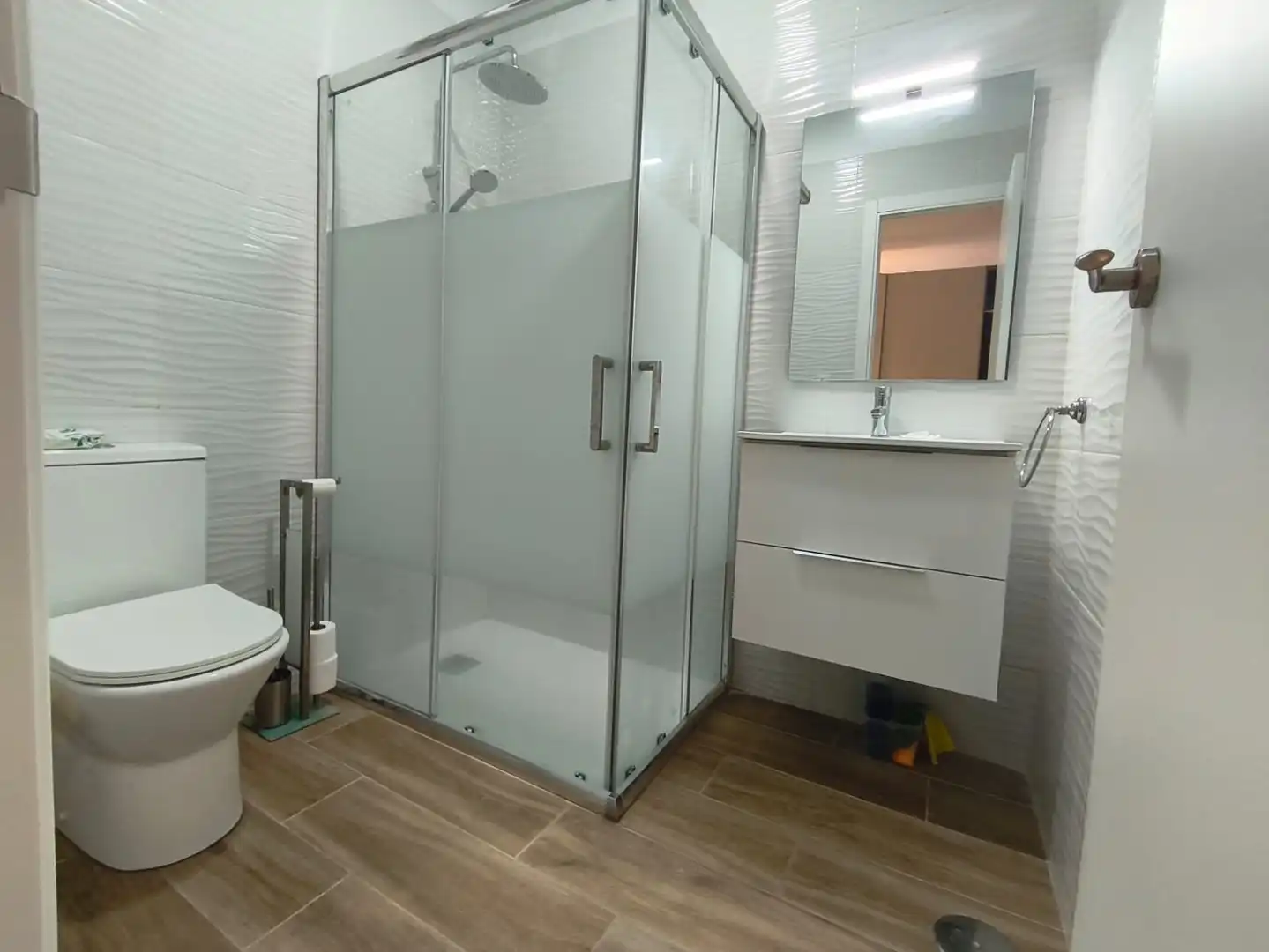 Bany de Apartament de lloguer en Las Palmas de Gran Canaria amb Moblat, Rentadora i Microones
