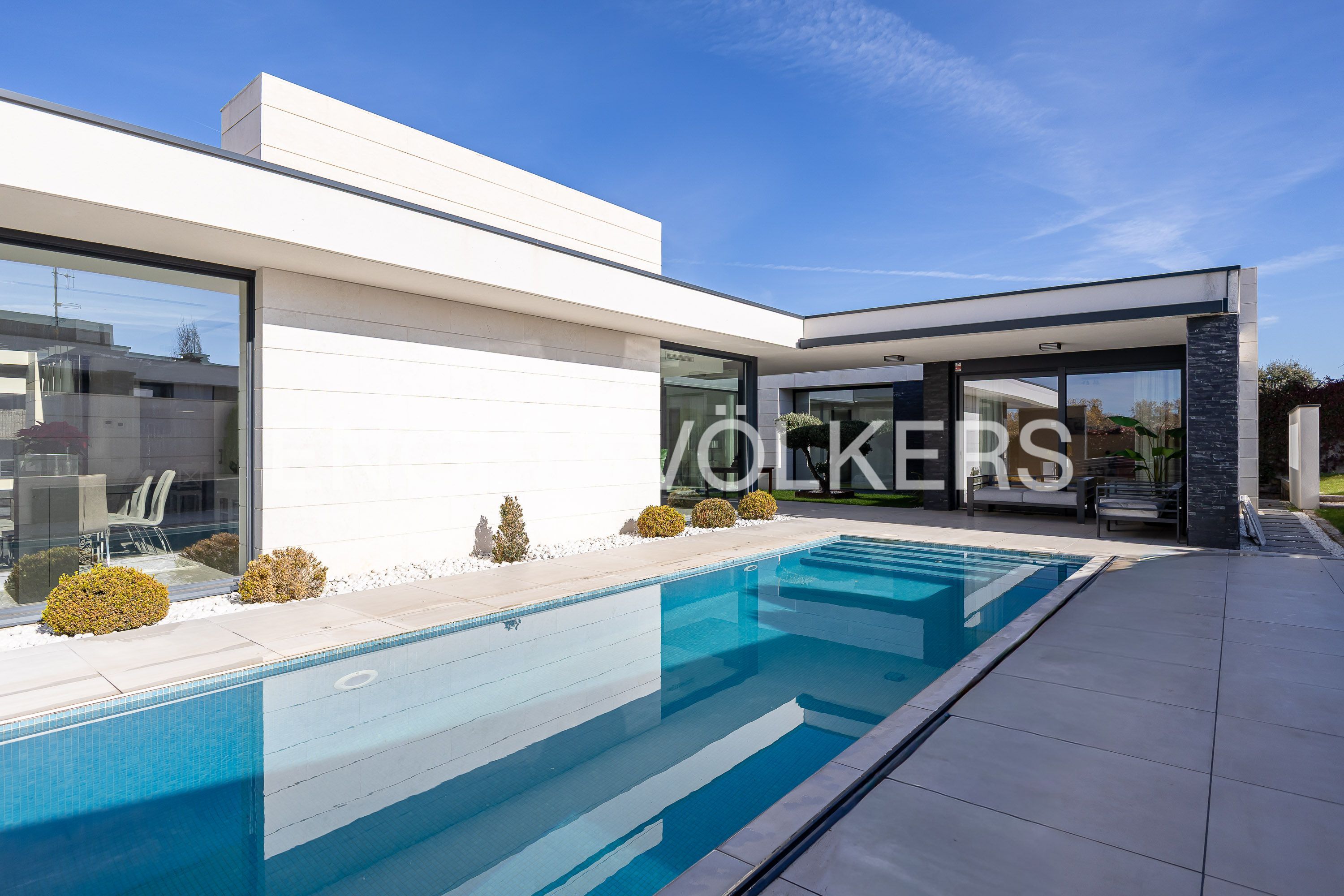 Swimming pool of House or chalet for sale in Boadilla del Monte  with Air Conditioner, Heating and Private garden