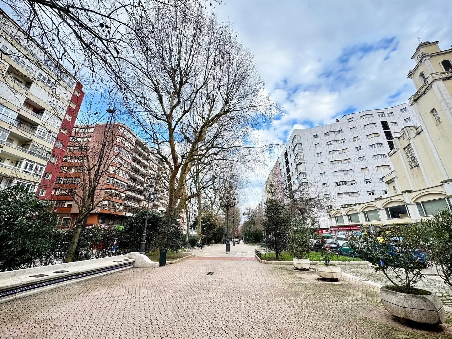 Vista exterior de Pis en venda en Santander amb Calefacció