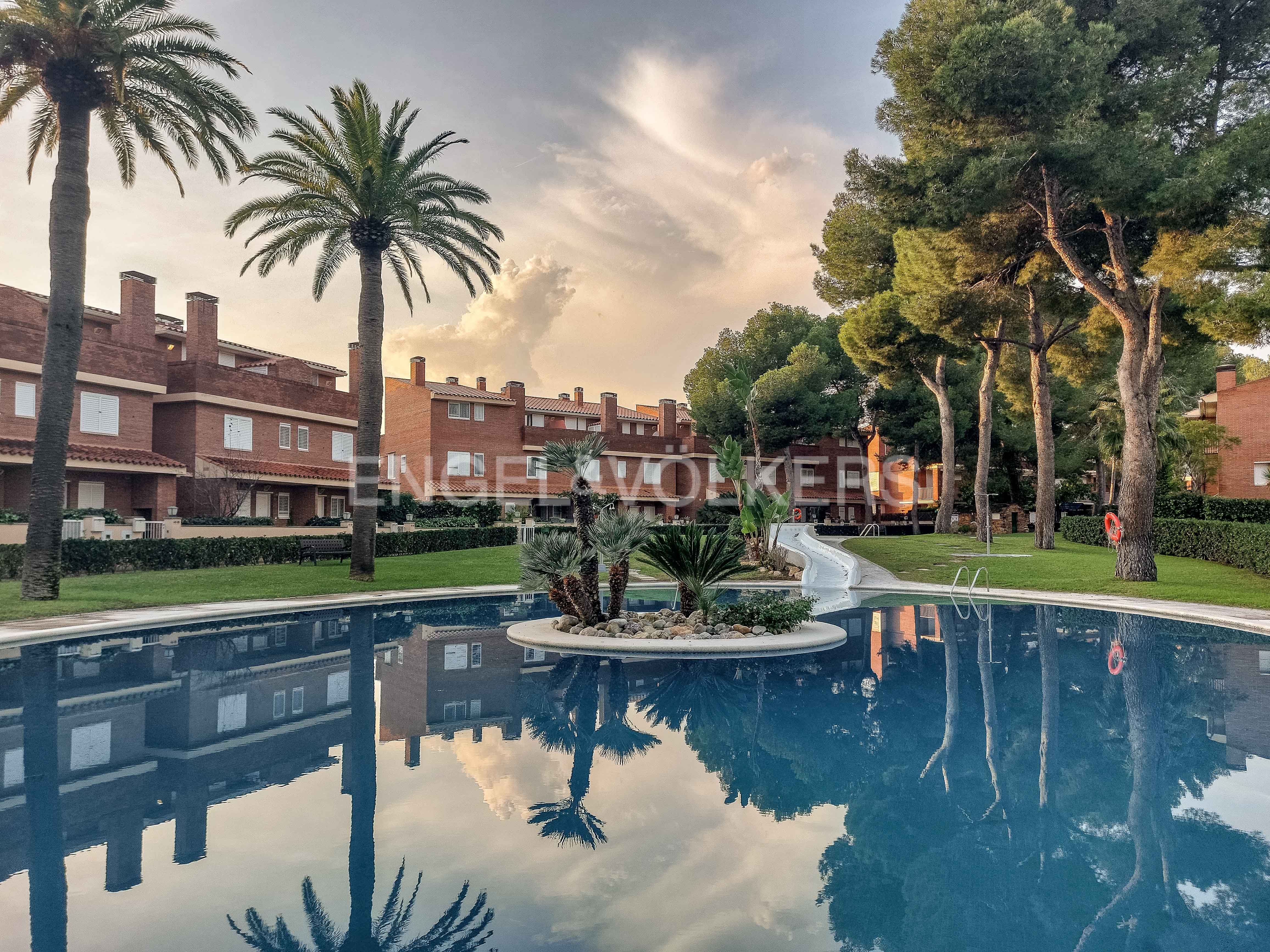 Exterior view of Single-family semi-detached to rent in  Tarragona Capital  with Air Conditioner, Heating and Private garden