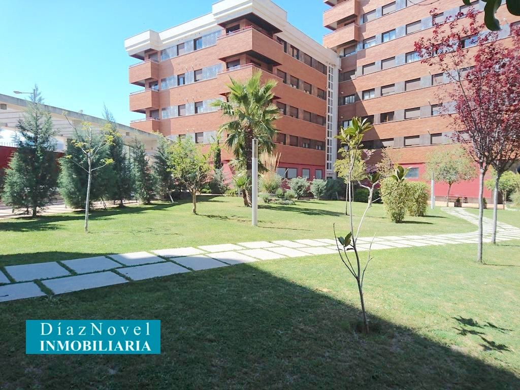 Pis de lloguer a Avenida de la Ilustración, 127, Campus de la Salud