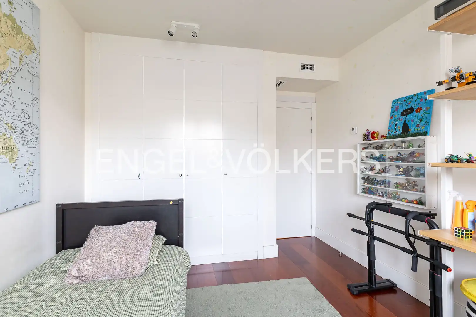 Bedroom of Duplexes for sale in La Moraleja  with Air Conditioner, Heating and Terrace