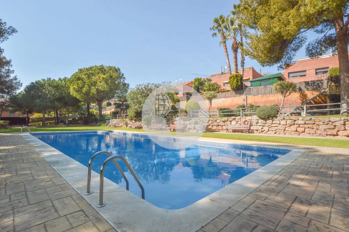 Jardí de Casa adosada en venda en Castelldefels amb Aire condicionat, Calefacció i Terrassa