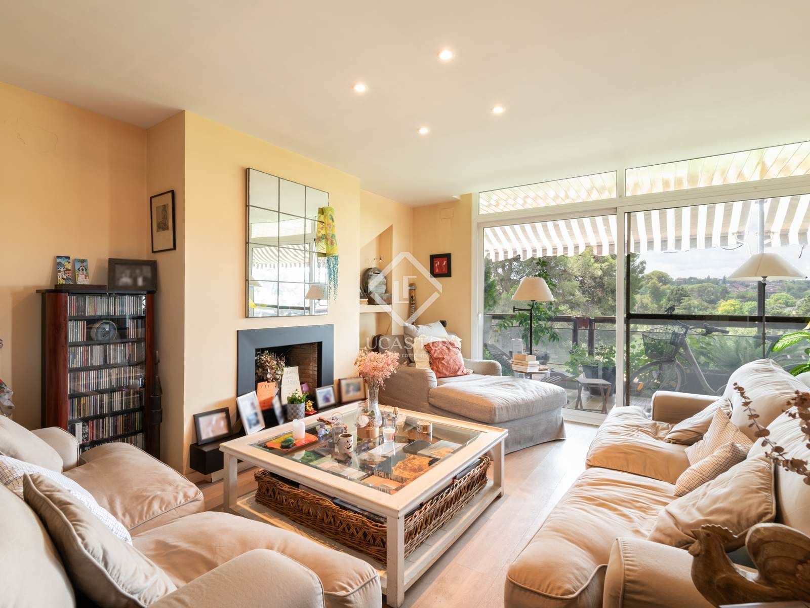 Sala de estar de Piso en venta en Sant Cugat del Vallès con Aire acondicionado, Calefacción y Terraza