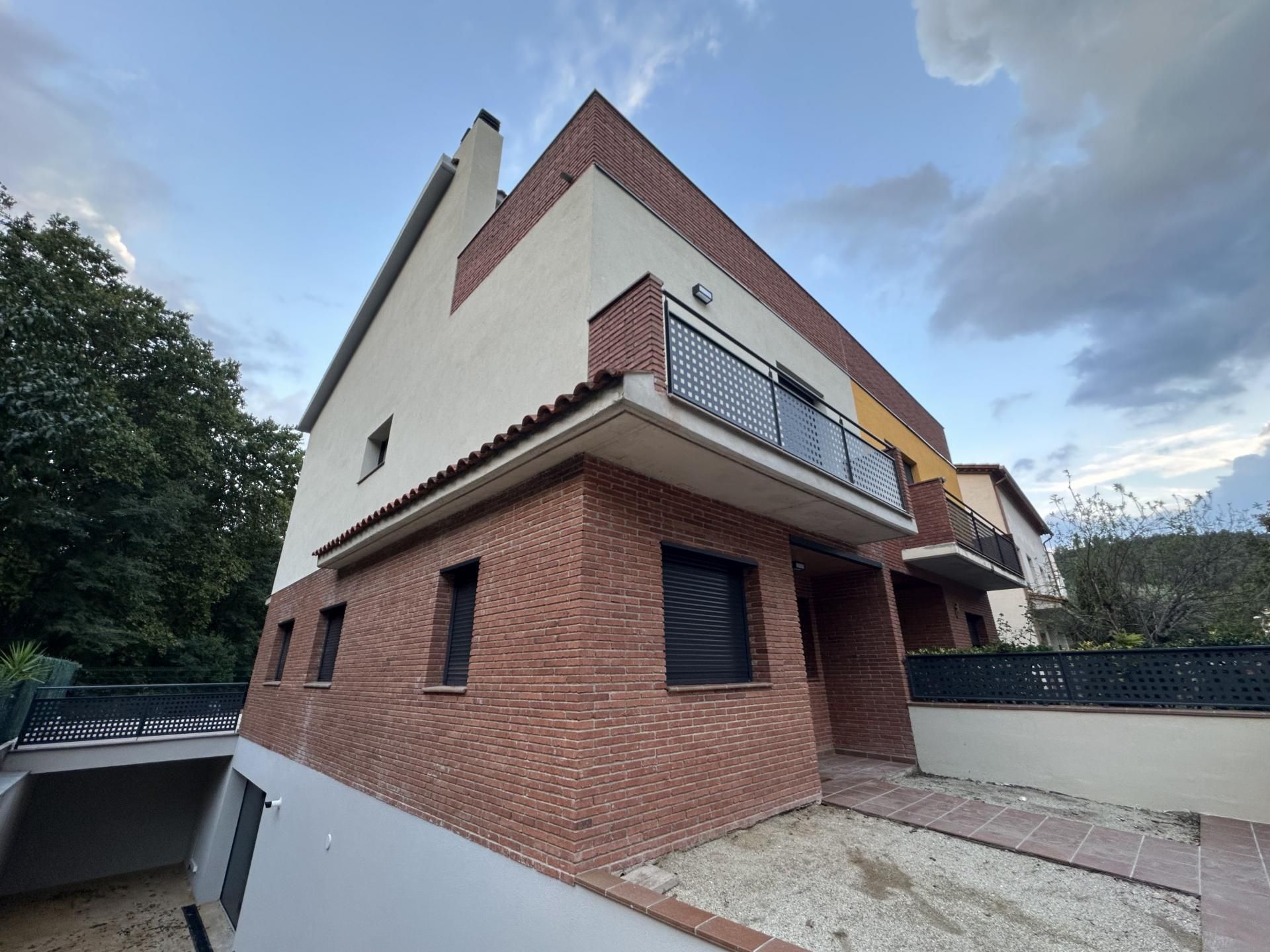 Vista exterior de Casa adosada en venta en Gualba con Calefacción, Terraza y Horno