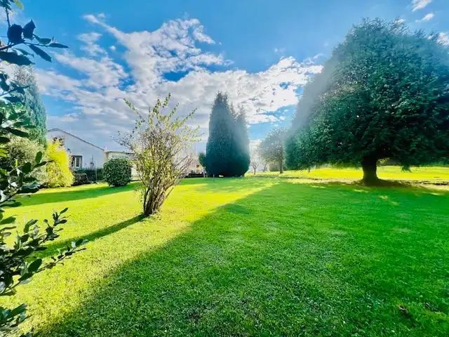 Casa con jardín en venta en Avenida del 19 de Febrero, imagen 7