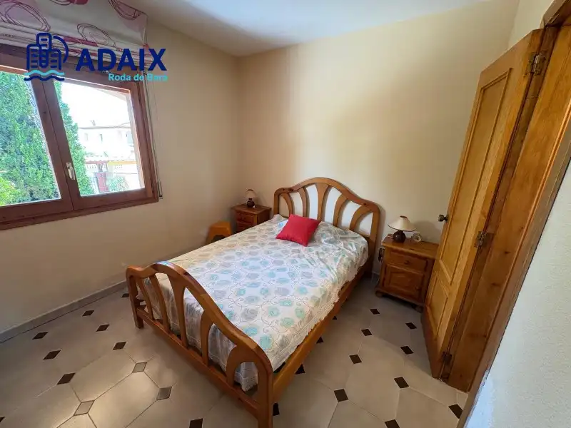 Habitación de Casa o chalet en venta en Roda de Berà con Terraza, Trastero y Horno