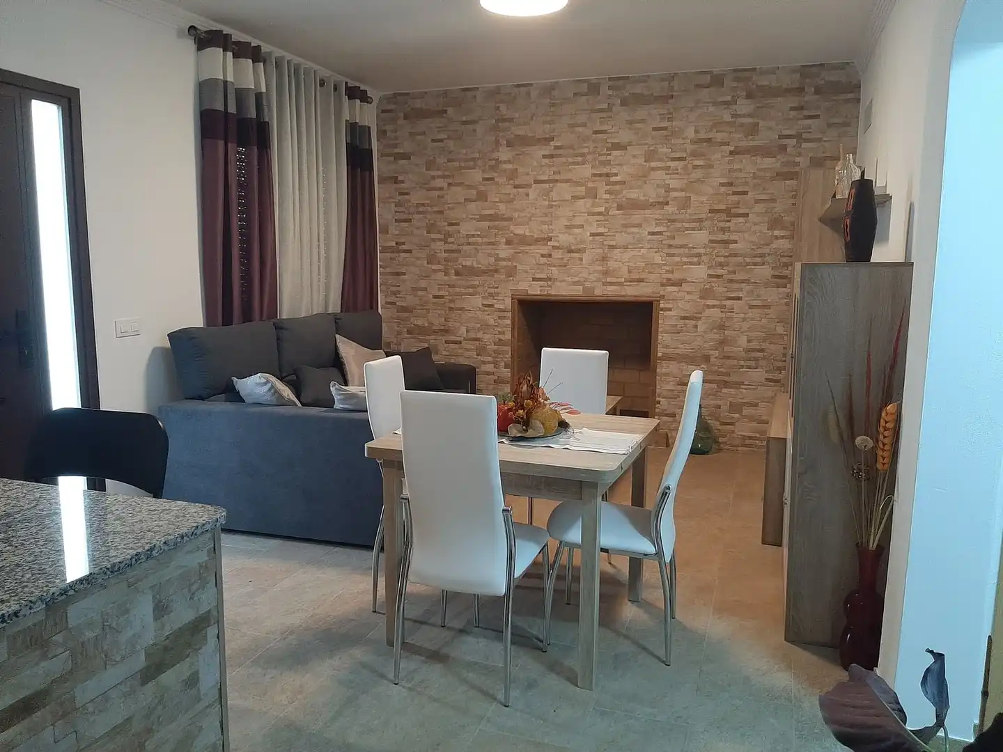 Sala de estar de Finca rústica de alquiler en El Gastor con Aire acondicionado, Terraza y Piscina