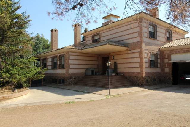 Casa-chalet en Venta en La Poblechuela