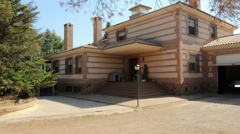 Chalet en venta en La Poblachuela, 7 dormitorios.