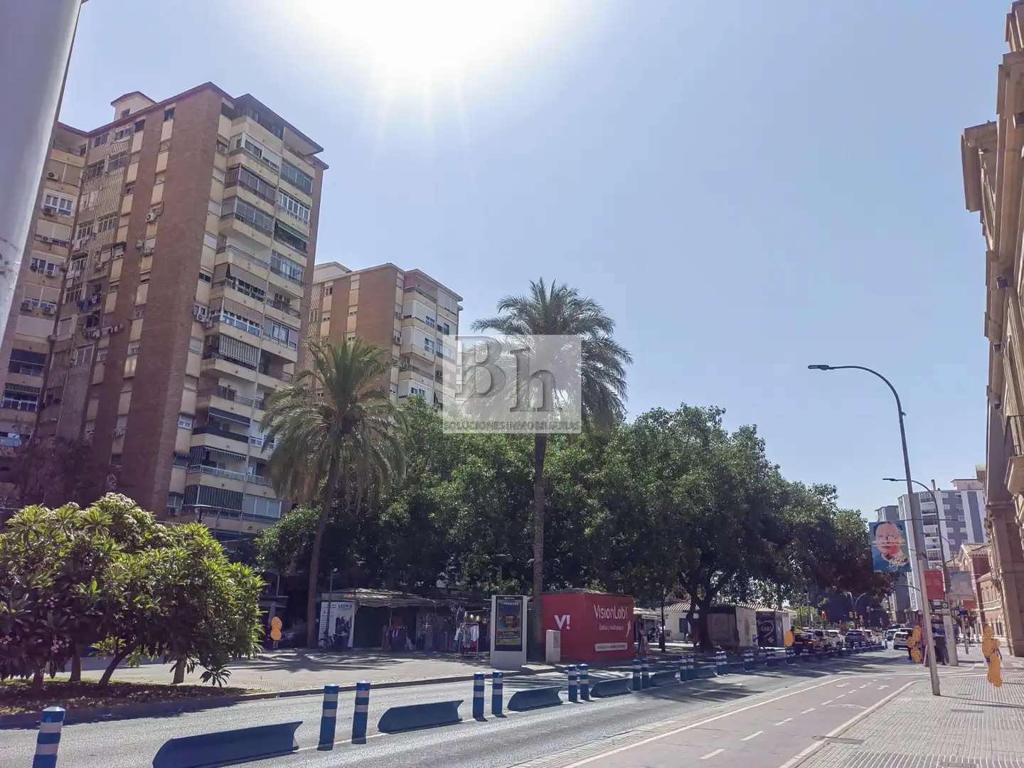 Vista exterior de Pis en venda en Málaga amb Aire condicionat
