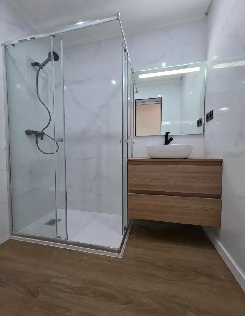 Bathroom of Flat for sale in Barcelona  with Air Conditioner and Heating