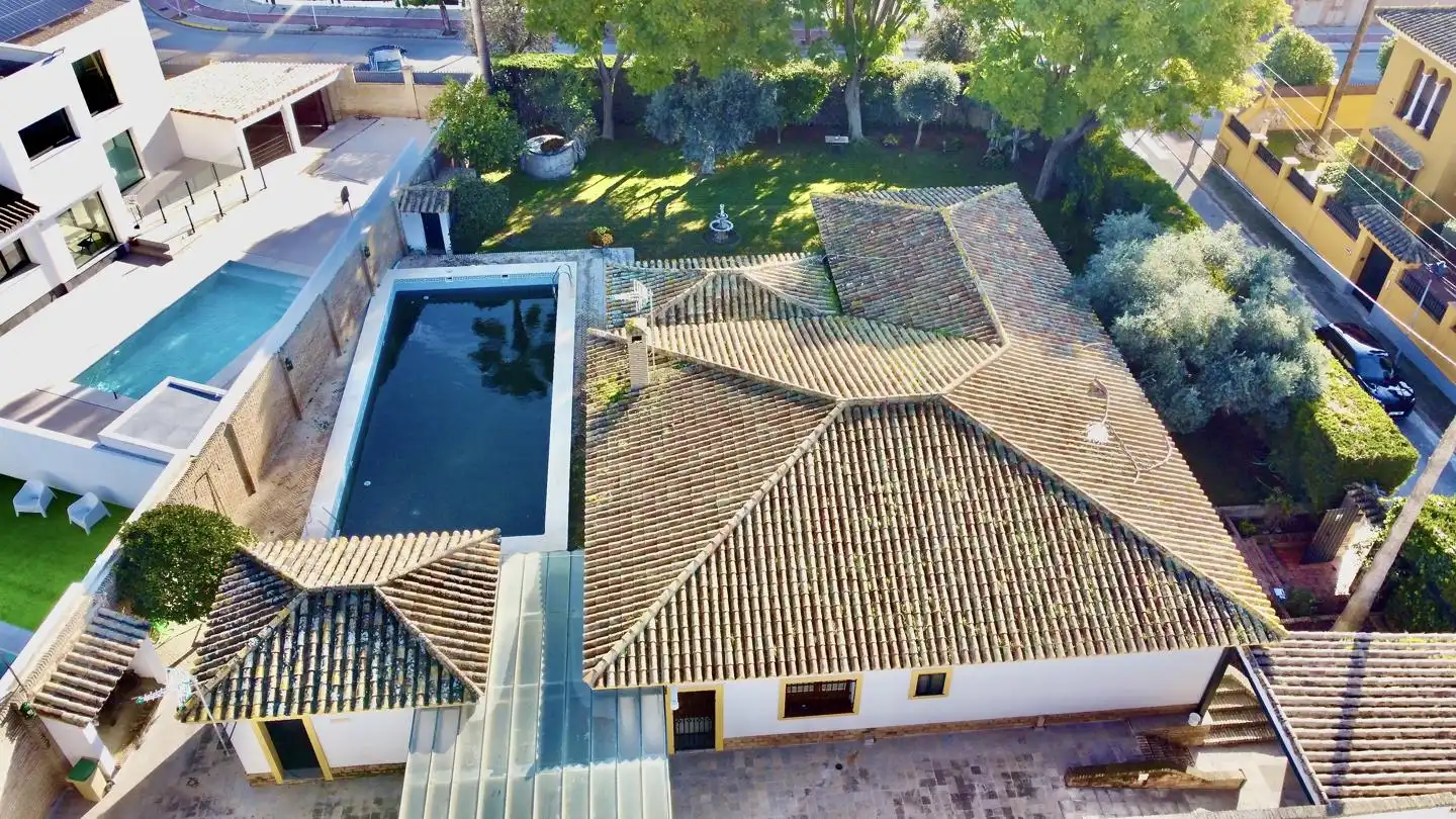 Casa o xalet en venda a Jacinto Benavente, Gines